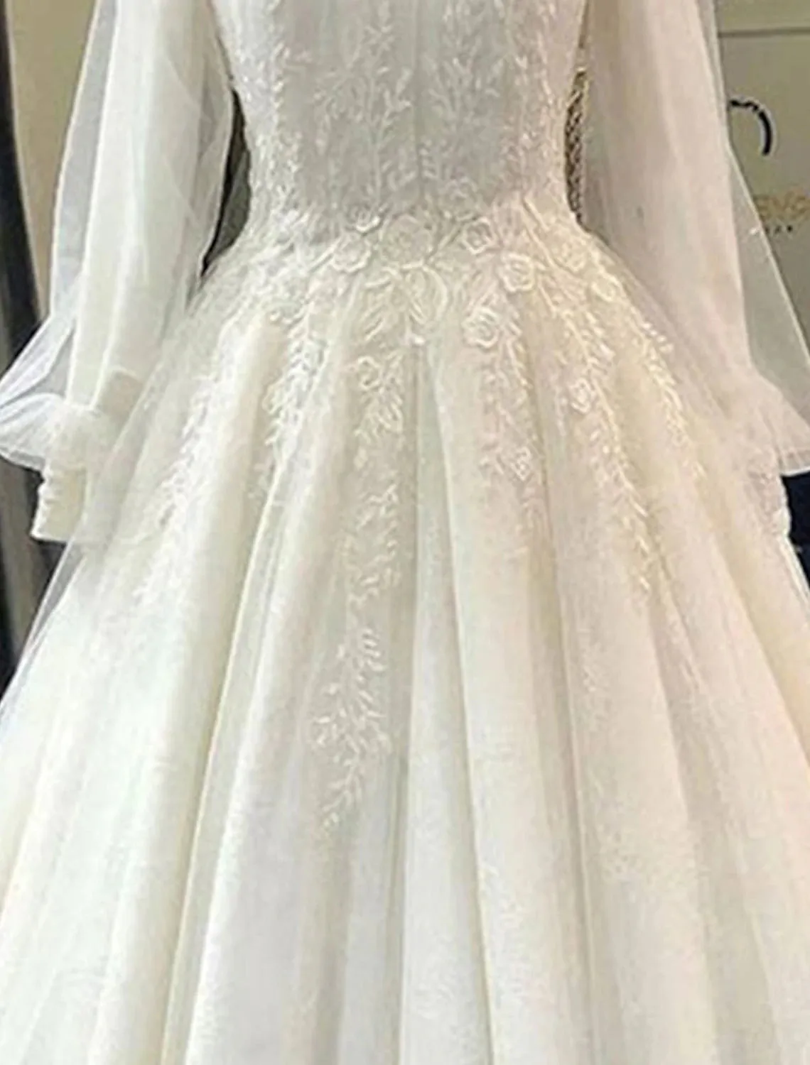 Luolandi Engagement Vintage 1940s / 1950s Formal Wedding Dresses Ball Gown High Neck Long Sleeve Court Train Lace Bridal Gowns With Pleats