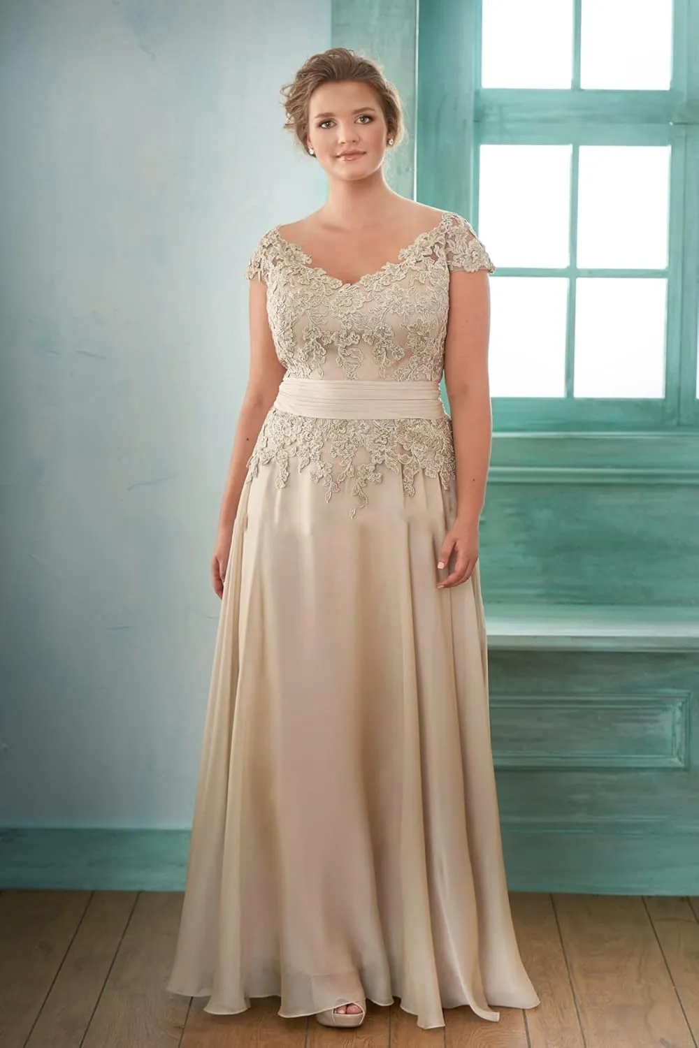 Women's V Neck Mother of The Bride Dresses for Wedding Long Lace A-Line Cap Sleeves Formal Gown with Pockets
